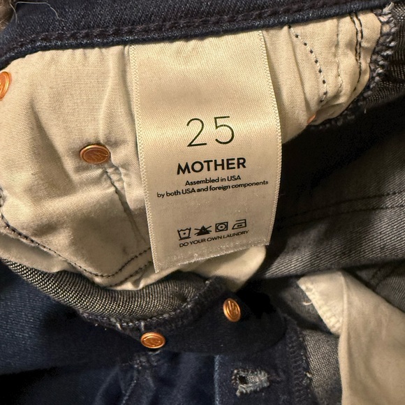 MOTHER tripper ankle size 25. Nice stretch. Wash is taking shape. - Picture 3 of 4